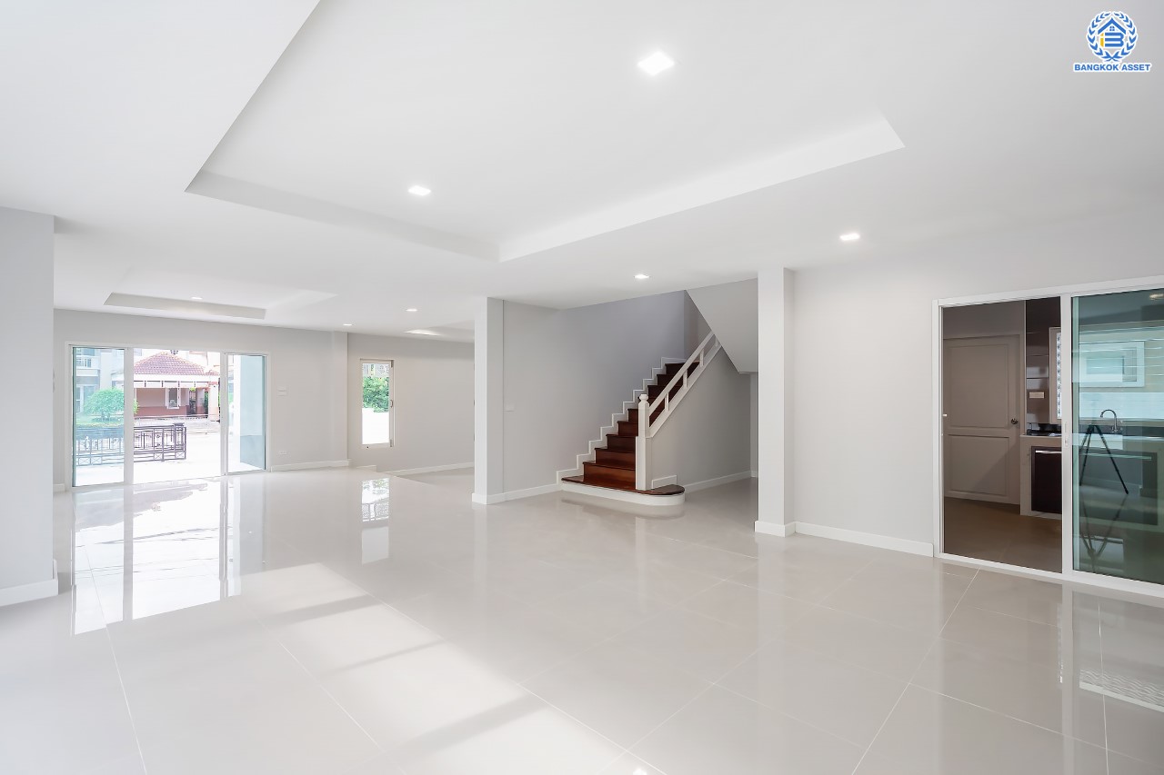 บ้านมือสองตกแต่งใหม่ ม.ธนทอง เอลลิแกนท์โฮม บางบอน4 รองรับทุกความสุข เนื้อที่ 118.1 ตร.ว. ฟังก์ชัน 5 ห้องนอน 5 ห้องน้ำ 1 ห้องแม่บ้าน จอดรถได้ 2 คัน พร้อม Living Area กว้างขวาง บนทำเลใกล้ทางด่วนเพชรเกษม, The Mall บางแค เชื่อมต่อ ถ.พุทธมณฑลสาย4 และ ถ.กาญจนาฯ